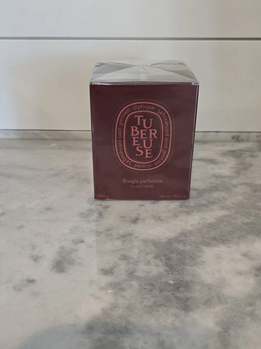 Diptyque Tubereuse Scented Candle - Deep Red Glass - Picture 2 of 4